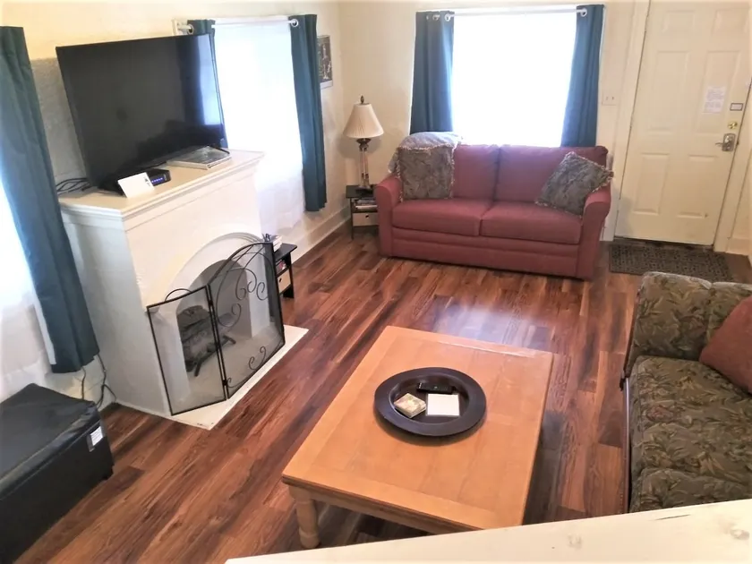 Heart of the Falls! Cozy for 2, Spacious for 8 - Image 1