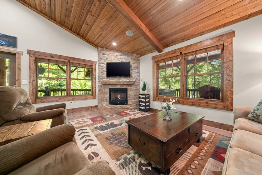 Asheville Country Cabins - Image 1