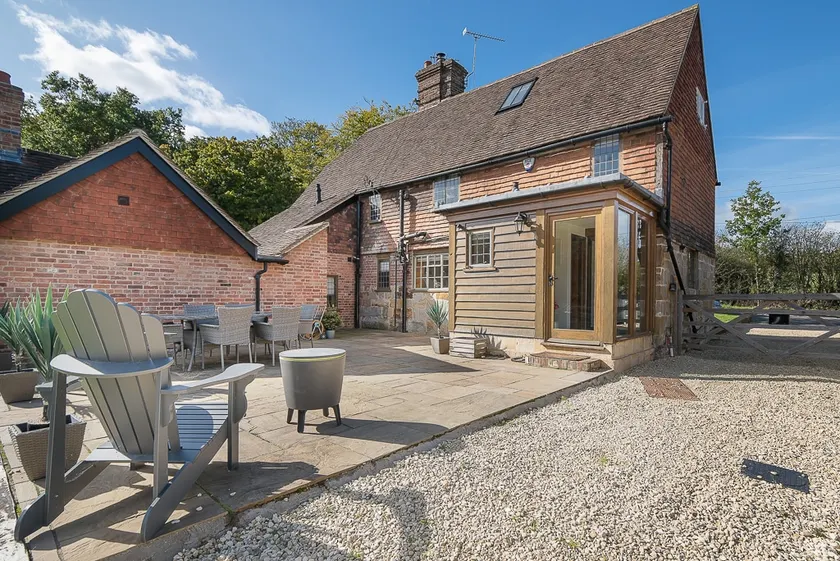 Cozy historical cottage on edge of Ashdown Forest - Image 1