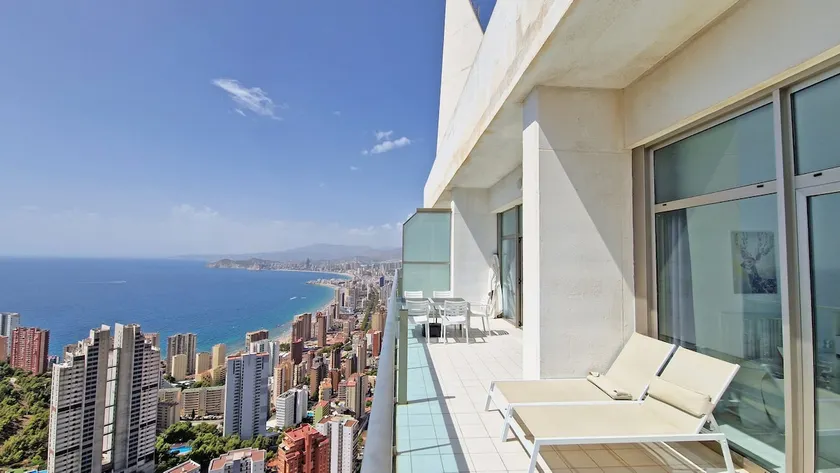 Benidorm Sky 42 - Nice penthouse on the 42nd floor - Image 1