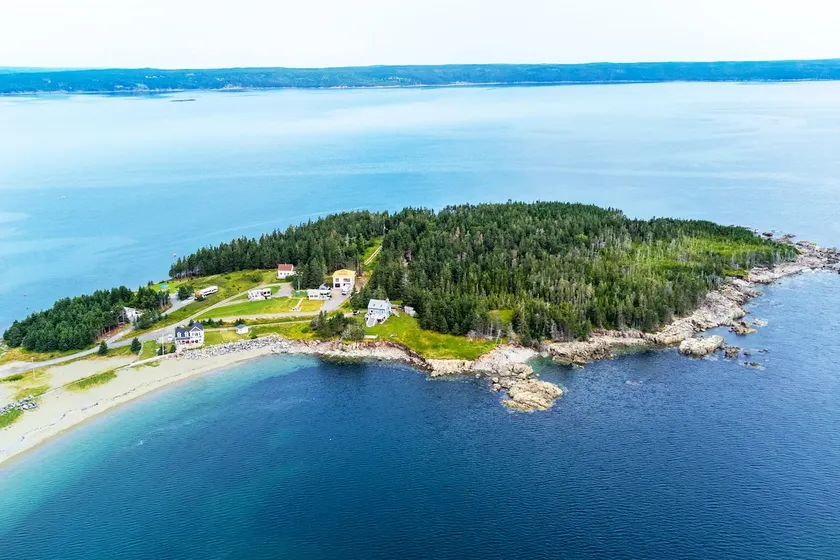 Relaxing Island Cottage on 3 acres w/ ocean view - Image 1