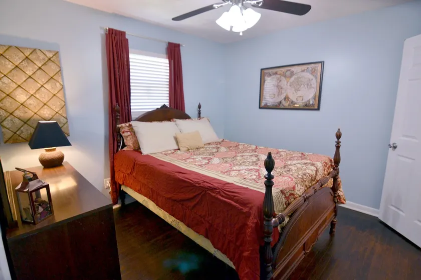 Meyer's Nook: Your Homey Spot in Bloomington - Image 1