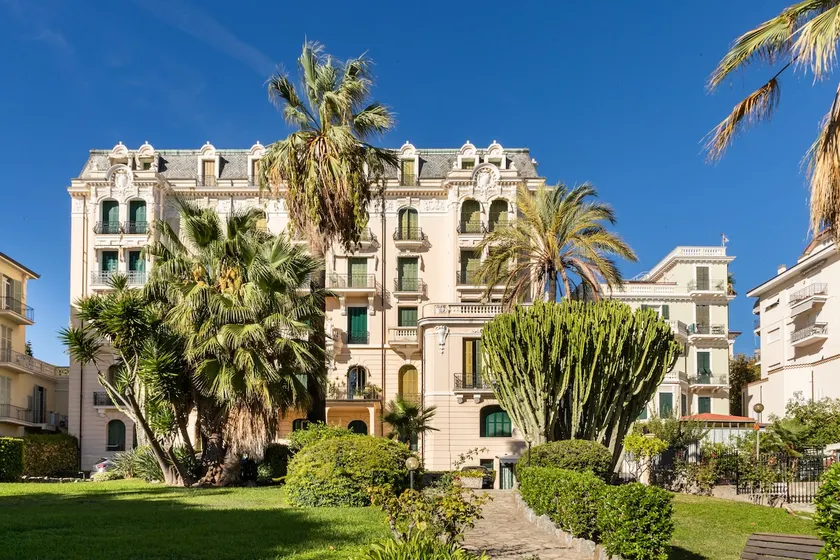 La Casa di Anna, in a liberty building facing the park - Image 1