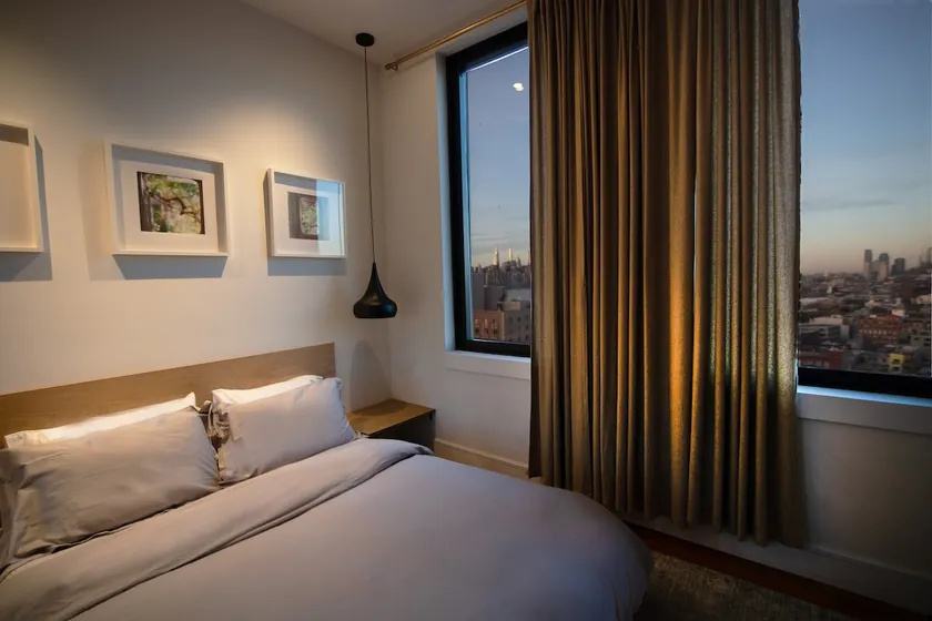 Terrace + Manhattan Views, Williamsburg 1 Bed - Image 1