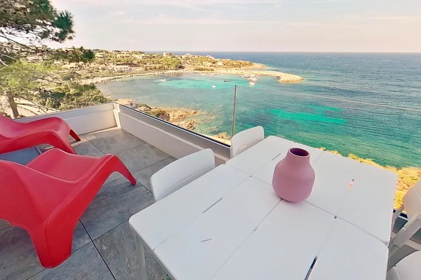 Sopramare T2 (25 m²), terrace, top sea view, air-conditioned - Image 1