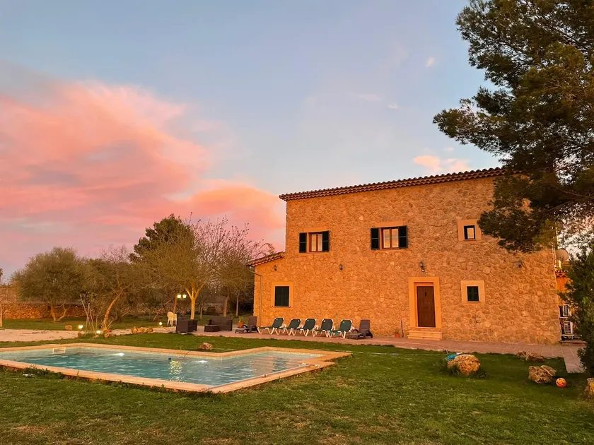 Luxurious rustic villa with pool near Palma - Image 1