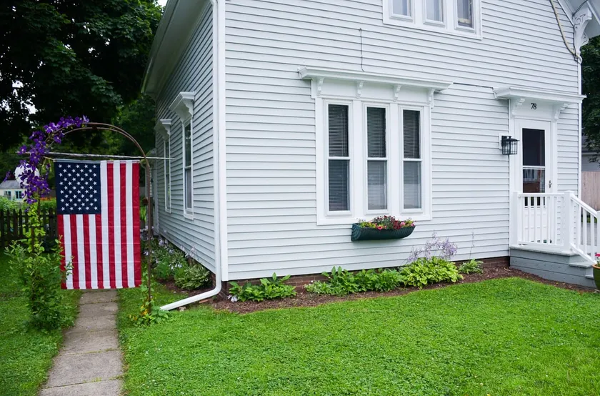 The Front Apartment - Image 1