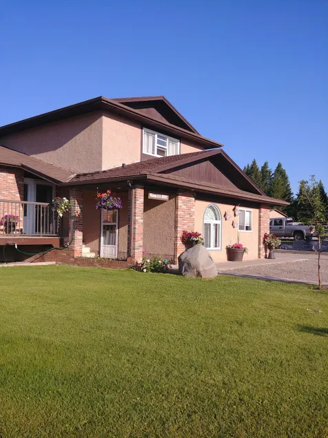 Burmis Bed & Breakfast Suite - Image 1
