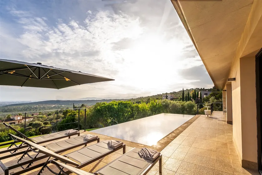 Mallorca Holiday Villa, pool with beautiful views - Image 1