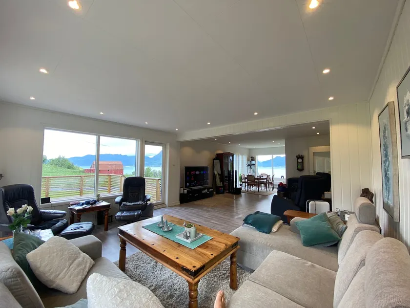 Panoramic views of Eidsfjorden in beautiful Vesterålen - Image 1
