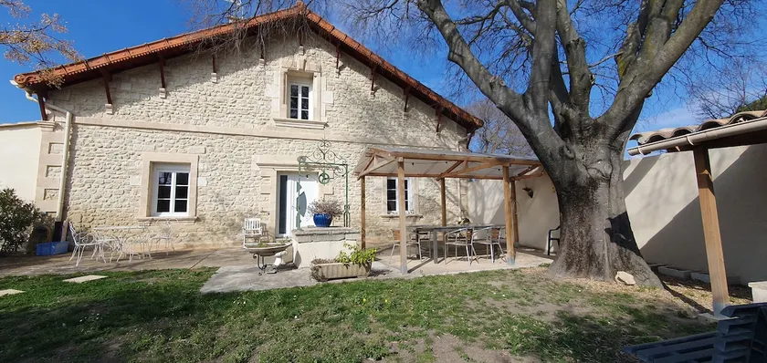 Comfortable house, 3 bedrooms, garden, parking - Image 1