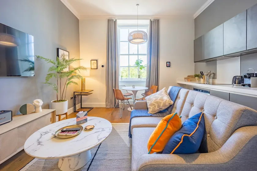 No1 Apartments Edinburgh - George IV Bridge - Image 1