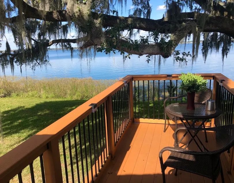 Ariana Place - Tree House Like Lakefront Views - Image 1