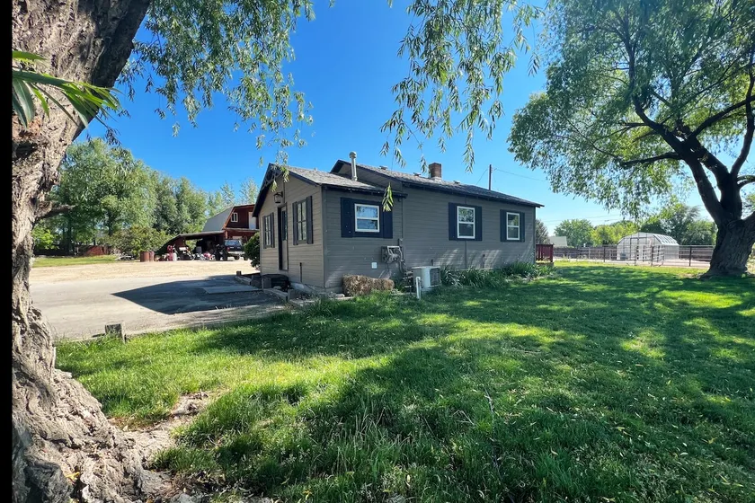 Private home in country setting. Porch w/BBQ. WiFi - Image 1