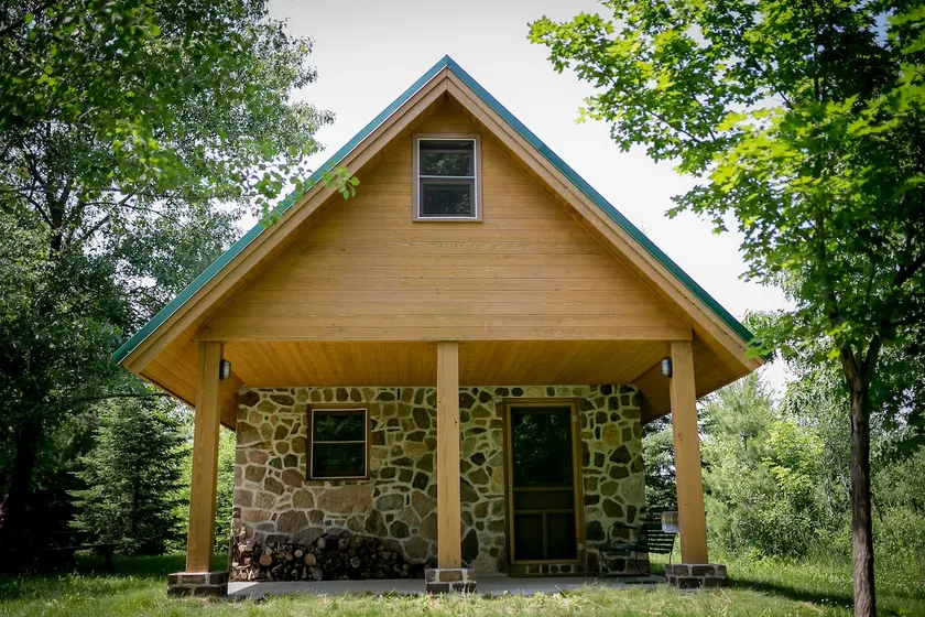 Glamping Cabin on Cold SpringTree Farm - Image 1