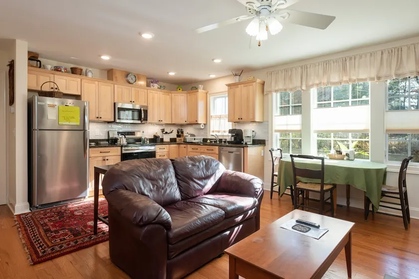 Rugby Road Residential -RRR- near UVa and downtown - Image 1