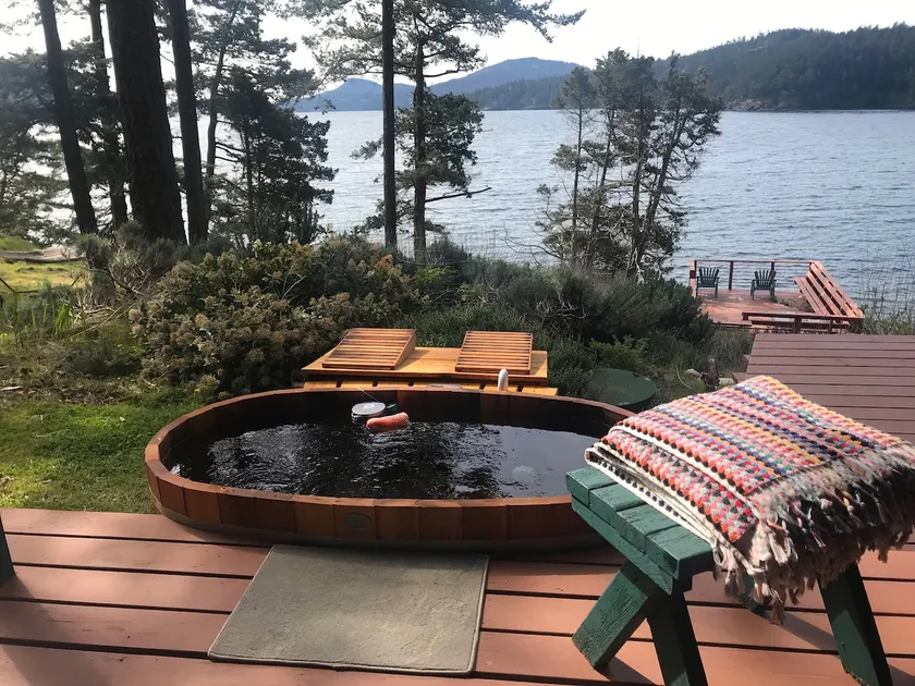 The Salish Waterfront Retreat - Image 1