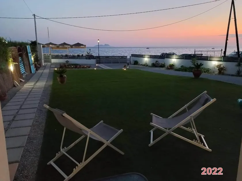 Coral Sea Apartment - Image 1