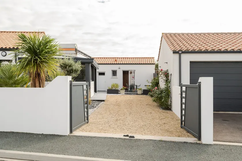 Nice independent accommodation - Image 1