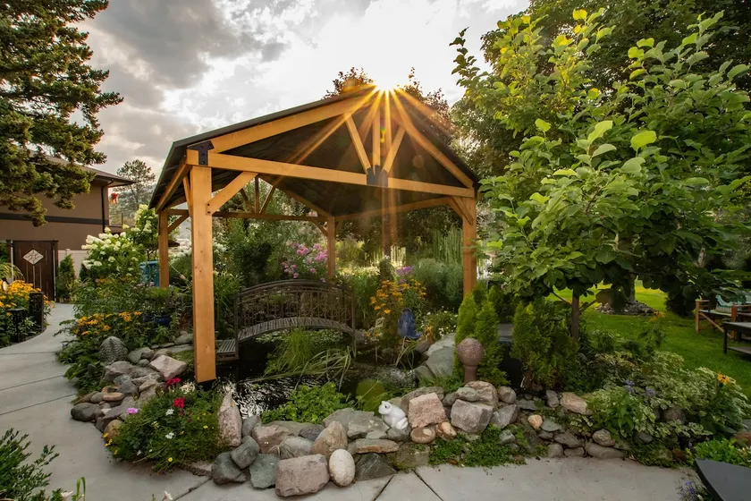 Rayleigh River Retreat - Garden Oasis - Image 1