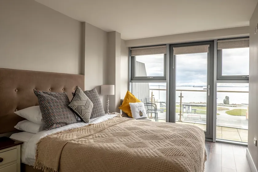 Deluxe 2 bedroom Sea View apartment in Salthill, Galway - Image 1