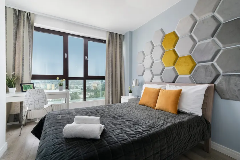 EASY RENT- SKY Free Parking, 24h Check-in - Image 1