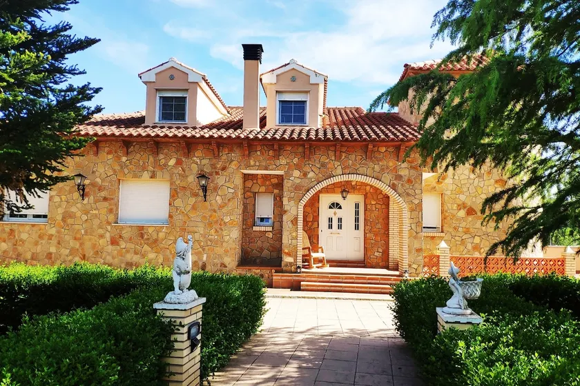 VillaCiTe with views/BBQ/Parking-Teruel in 2 min - Image 1