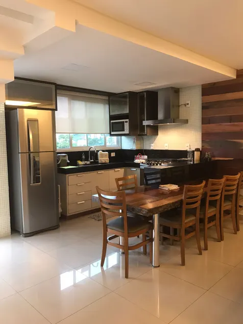 3 bedroom central apartment near UFV - Image 1