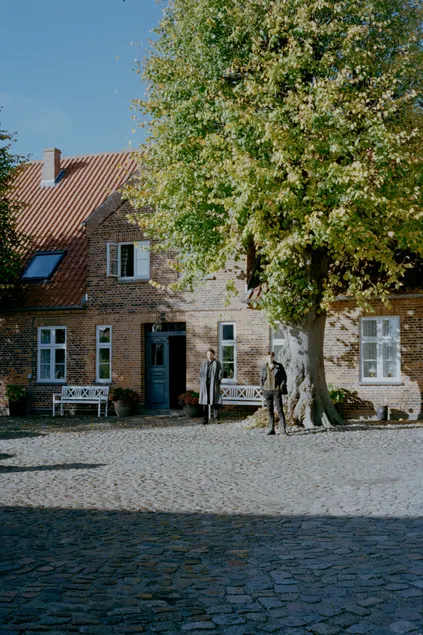 Entire historic farmhouse with over 650 sqm & sea view - Image 1