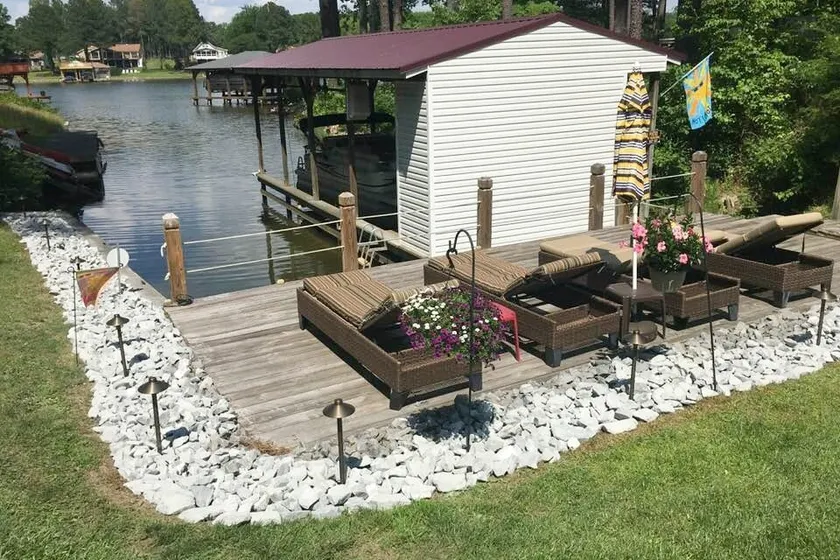 Reduced Price LKG waterfront - Image 1