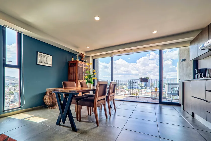 Modern apartment with priceless view (with A/C) - Image 1