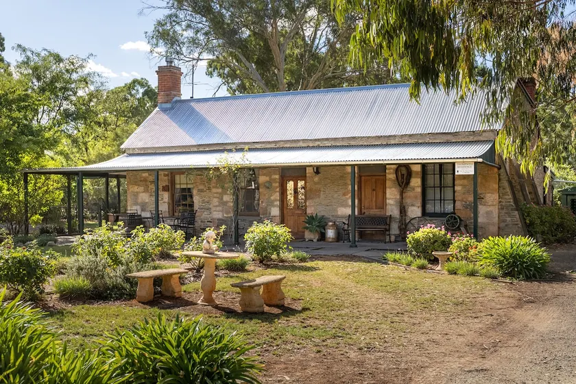 Reillys Thompsons Residence - Image 1