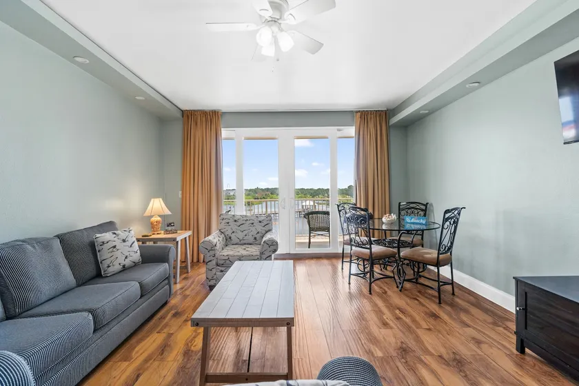 328 Laketown Wharf~5 Large Pools~Sleeps 8 - Image 1