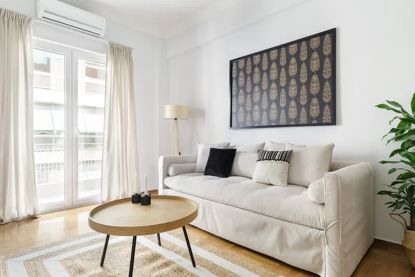 Urban 2BD Apartment in Koukaki by UPSTREET - Image 1