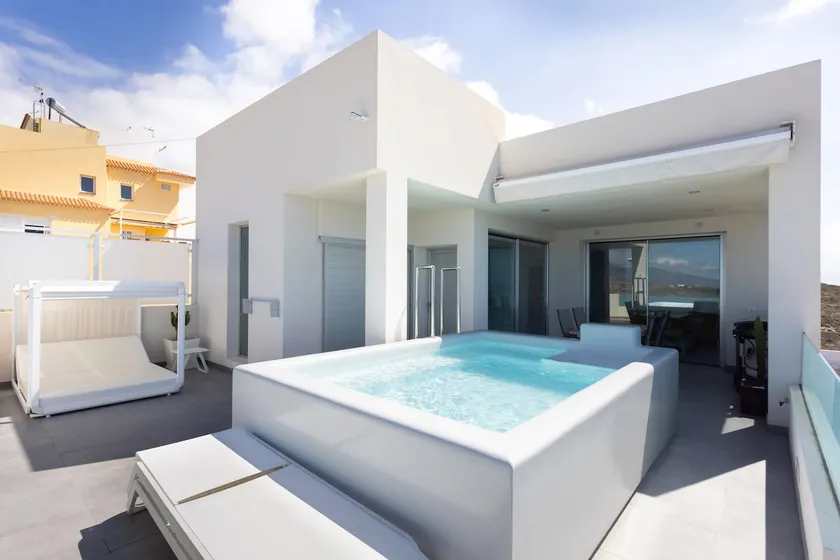 Pool Jacuzzi Home of Tulio - Image 1