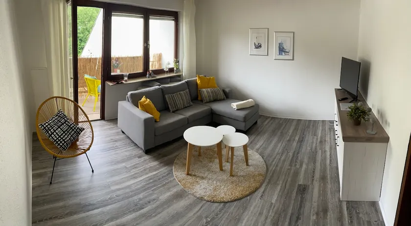 Nice central apartment with S-Bahn connection to Heidelberg and castle view - Image 1