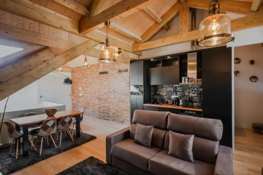Deluxe 3-bedroom Rustic Design Apartment + Parking - Image 1