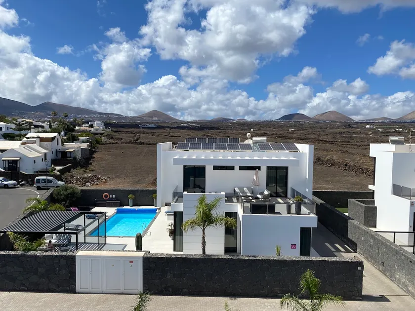 Villa ”Lanz a lot” with private swimming pool and garden - Image 1