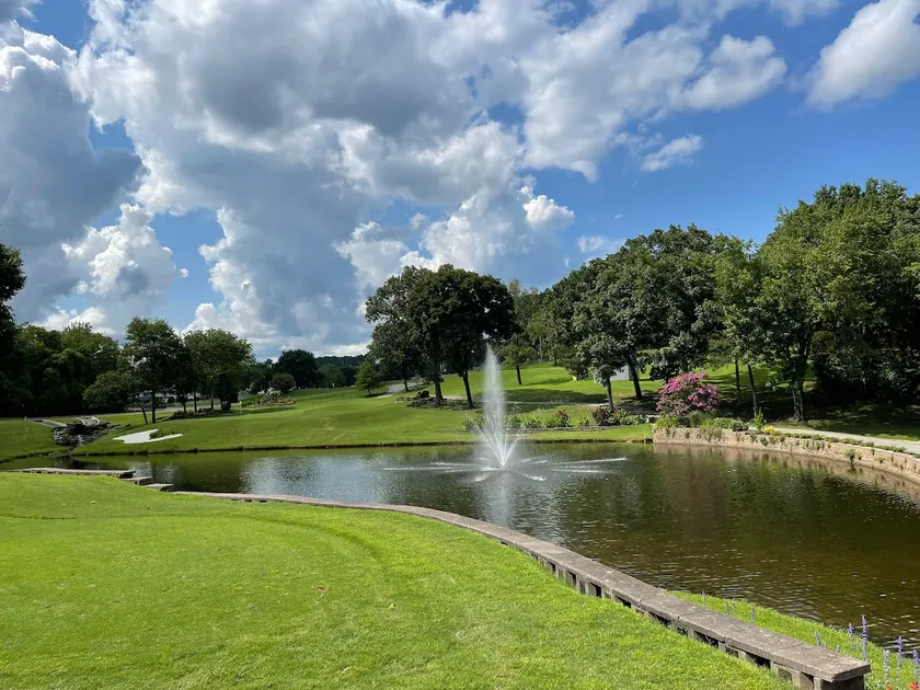 Edge of Paradise! Walk-in condo, water view, golf - Image 1