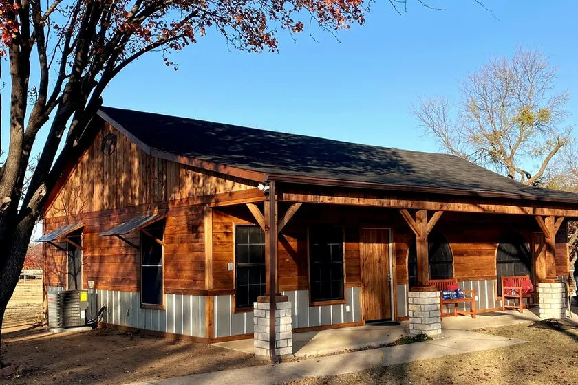 Texas Style Home on 22 Acre Ranch| Horse Views - Image 1