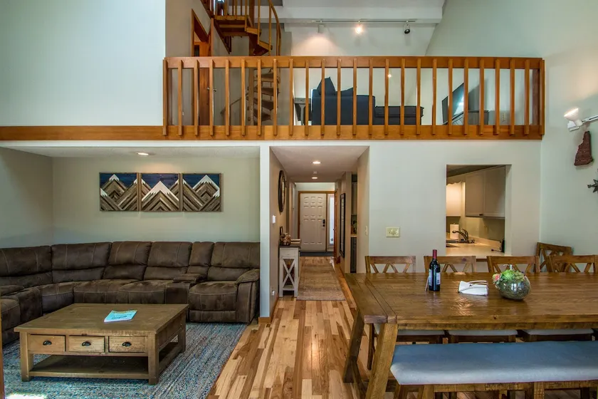 Gorgeous Townhouse in the Heart of North Conway - Image 1