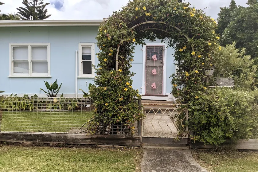 The Laid-Back Shack, Apollo Bay - Image 1