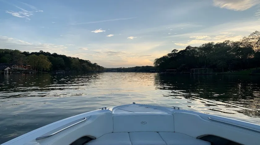 Hot Springs family home on Lake Hamilton - Image 1