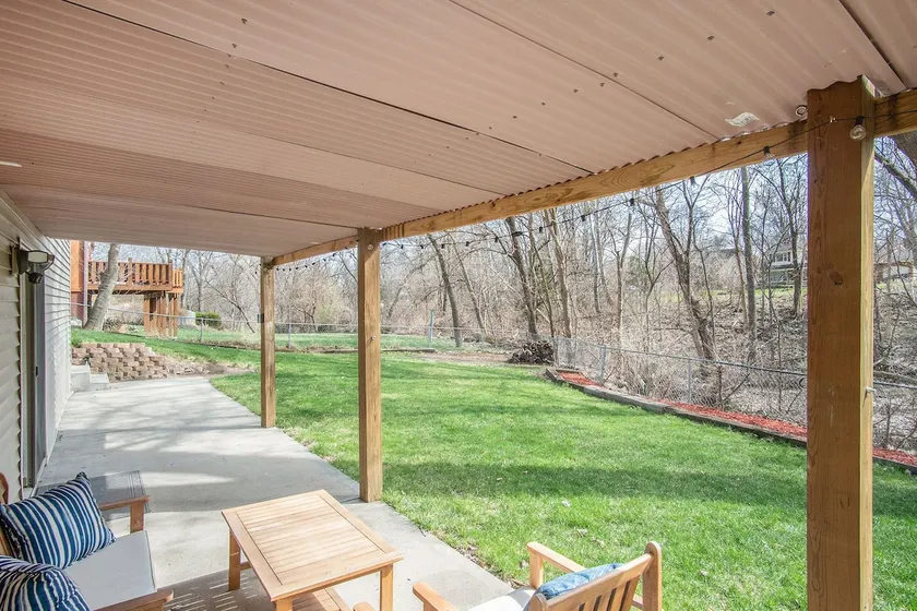 Private Suite with Nature Views-Full Washer/Dryer - Image 1