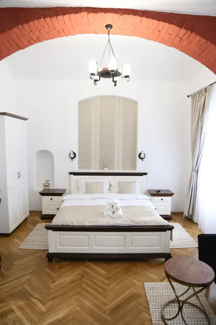 Residence Krone Brasov, centrul istoric dbl deluxe - Image 1