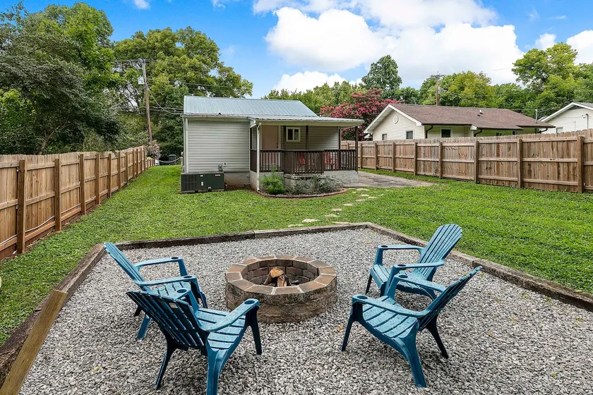Entire House. ” private”<Downtown hidden GEM!> - Image 1