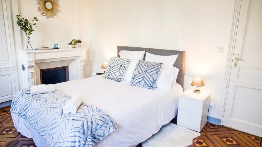 Superb Flat with Private Terrace | City | Parking - Image 1