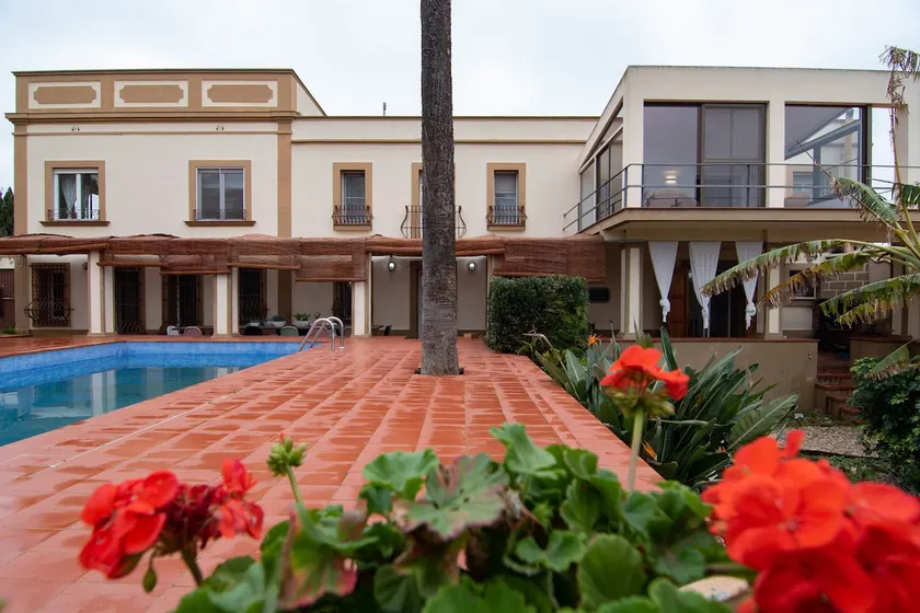 Private accommodation overlooking the Ebro River - Image 1
