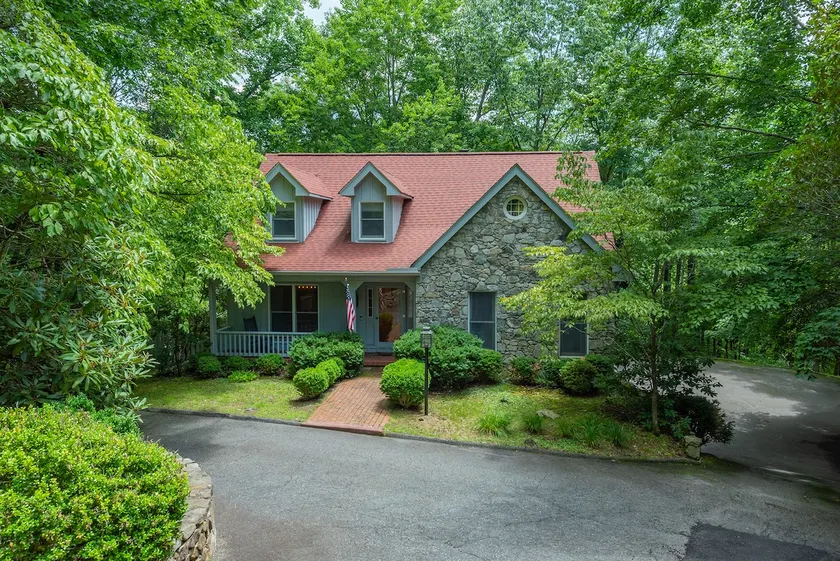 Peaceful Montreat Cottage with Winter Views - Image 1