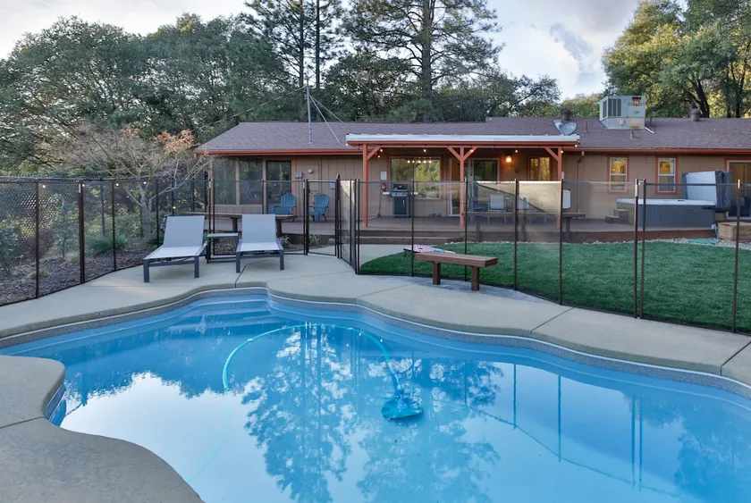 Pool, Hot Tub, Game Room, Fireplace, Views! - Image 1